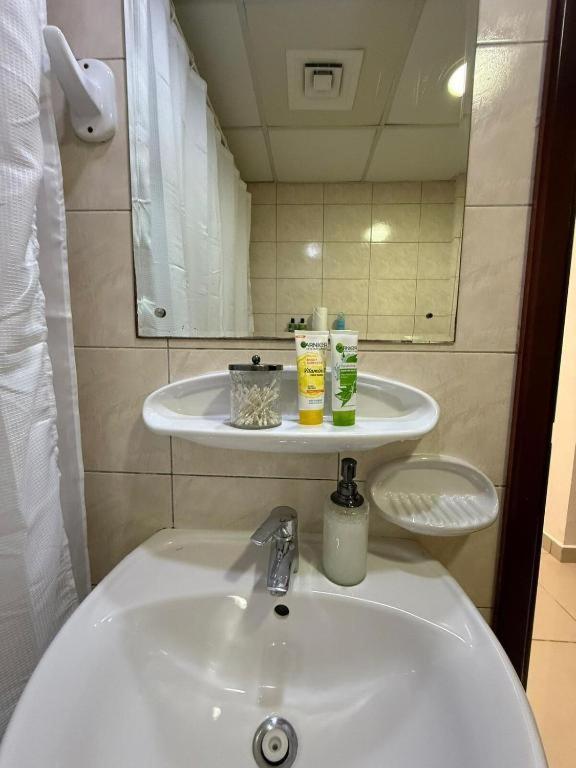 Spacious & Modern Marina With Sea View Apartment Dubai