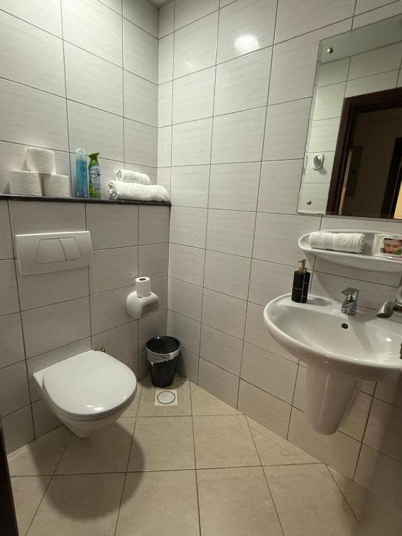 Spacious & Modern Marina With Sea View Apartment *